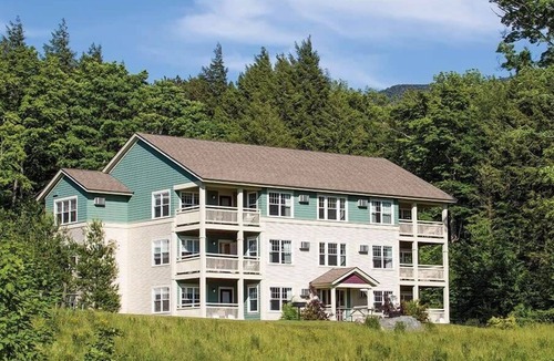 Jeffersonville Condo | 4BR Presidential Condo – Smugglers’ Notch Fun!