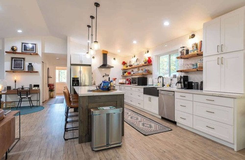 Grapeview Cabin | 5-acres, 2 Cabins, Hot Tub, Sauna, Game Rm, Trails