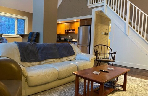 Stowe House | 5 bedroom Chalet on Hill with Panoramic Views of Mt. Mansfield