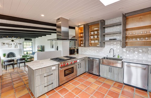 Taos House | 5 Bedroom Taos Luxury Hacienda - Close to Taos Ski Valley - Book now!