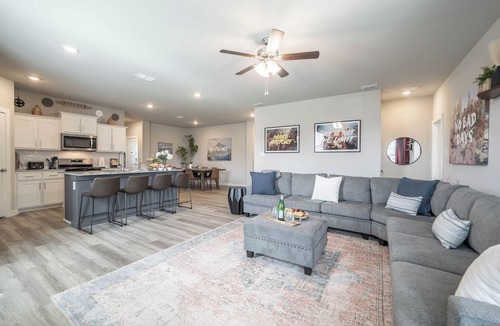 Abilene House | 5-Bedroom Themed Retreat - The Providence