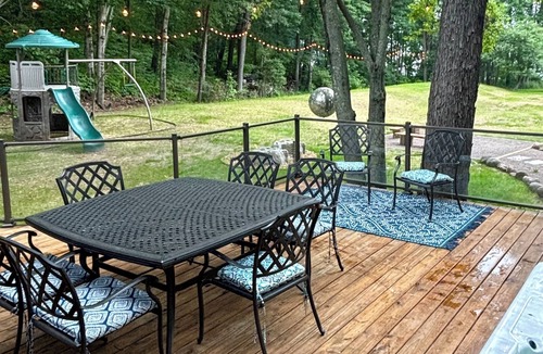 Spooner House | 5 BR Spacious Lake House with Hot Tub