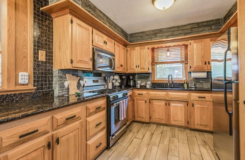 Columbia Heights House | 5 BR+ Yard. Close drive to New Brighton, Roseville, Shoreview
