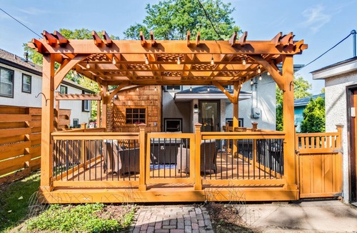 Columbia Heights House | 5 BR+ Yard. Close drive to New Brighton, Roseville, Shoreview