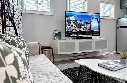 Keewaydin House | 5 STARS! MPLS-ST PAUL "THE COTTAGE" LK NOKOMIS/MNHAHA FALLS/MOA/ONE-LEVEL-LIVING