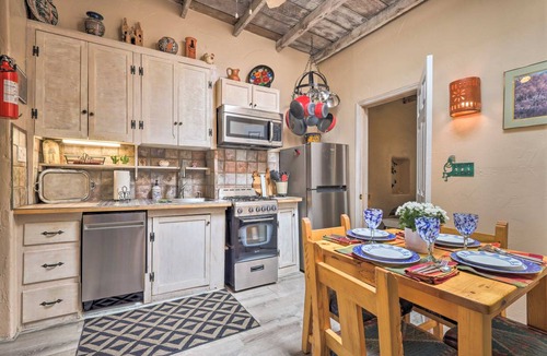 South Capitol Cottage | 51 m² Cabin ∙ 2 bedrooms ∙ 4 guests