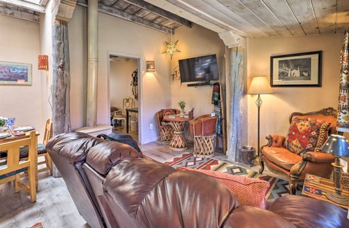 South Capitol Cottage | 51 m² Cabin ∙ 2 bedrooms ∙ 4 guests