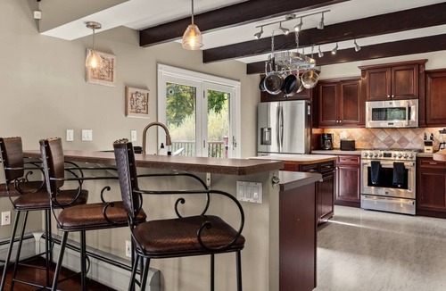 Lanesborough House | 6-BR Berkshires Estate w Pool
