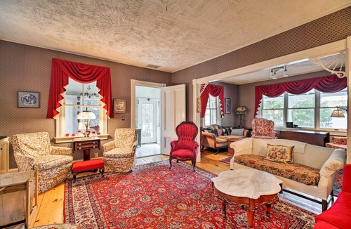 Town of Bellmont House | 603 m² House ∙ 11 bedrooms ∙ 24 guests