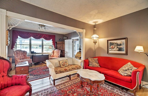 Town of Bellmont House | 603 m² House ∙ 11 bedrooms ∙ 24 guests