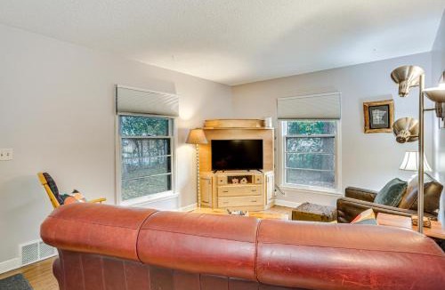 Richfield House | 7 Mi to Downtown Minneapolis Home with Fire Pit!