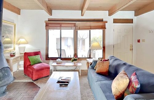 Northeast Santa Fe Condo | 74 m² Condo ∙ 2 bedrooms ∙ 4 guests