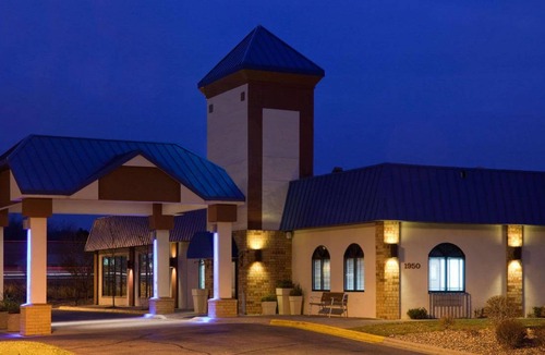 Eagan House | 750 m² Motel ∙ 127 guests