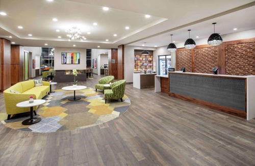 Richfield Hotel | 87 m² Hotel ∙ 3 bedrooms ∙ 127 guests