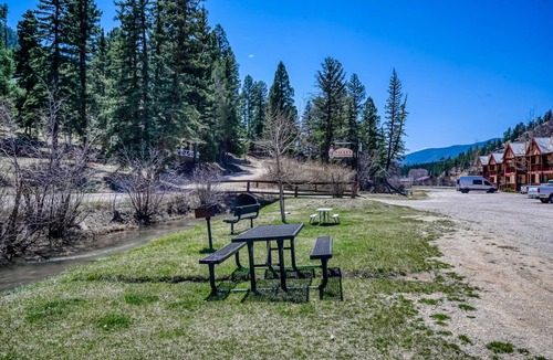 Red River Condo | 88 m² Condo ∙ 2 bedrooms ∙ 6 guests