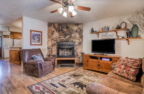 Red River Condo | 88 m² Condo ∙ 2 bedrooms ∙ 6 guests