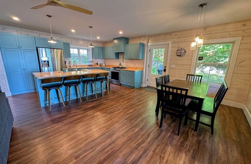 Whitefield House | 91WR Lake vibes and views at this waterfront home in the White Mountains! Dog Friendly!