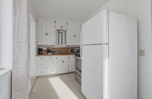Mountain Home Apartment | A/C W/D Full Kitchen Parking Smart TV