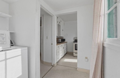 Mountain Home Apartment | A/C W/D Full Kitchen Parking Smart TV