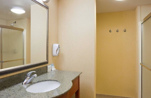 Lino Lakes House | A Memorable Experience w/ Our Lovely King Room