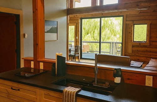 Lakeside House | A Peaceful Waterfront Cabin on Flathead Lake