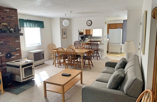 North Woodstock House | A0163- Managed by Loon Reservation Service - NH Meals & Rooms Lic# 056365