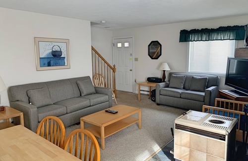 North Woodstock House | A0163- Managed by Loon Reservation Service - NH Meals & Rooms Lic# 056365