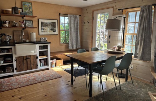 Montpelier Cottage | Absolutely Gorgeous Vermont Garden Cottage