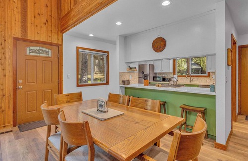 Overlook Park House | AC, Pet friendly, family friendly, great location!