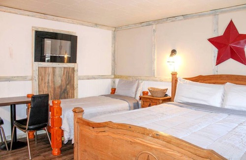 Howard Other | Accommodation ∙ 1 bedroom ∙ 2 guests