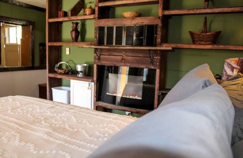 Howard Other | Accommodation ∙ 1 bedroom ∙ 3 guests