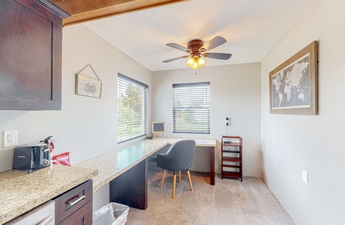 Long Beach House | Acreage with sauna, hot tub, firepit, separate studio - beach nearby & dogs OK