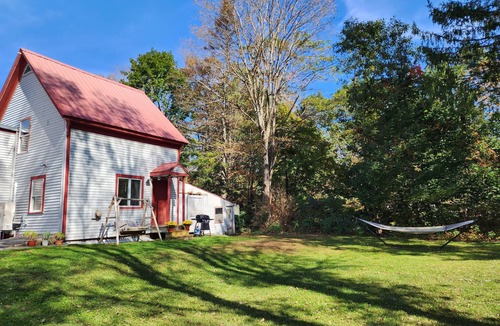 West Hartford Cottage | Addie's Place: A Quiet and Quirky Private Guesthouse