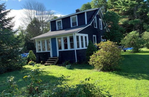 Willsboro House | Adirondack-cosy Cottage-lake Champlain-46 Peaks