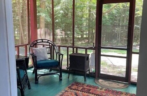 Saranac Lake Cabin | Adirondack cozy cottage with lake access, "Lune"