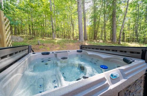 Jay House | ADK Cabin with Hot Tub, Near Whiteface, Lake Placid, Fire Pit, Game Rm