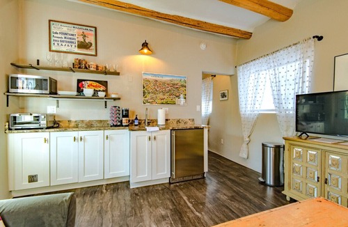 South Capitol Condo | Adobe Casita Downtown - King Bed + Patio * Spacious 450 Sq Ft