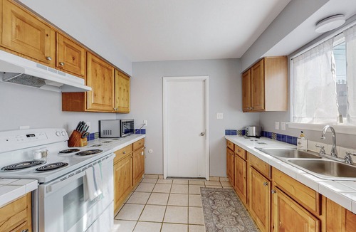Raynolds Addition House | Adorable Adobe home in Downtown: 2bd/1ba, garage, yard