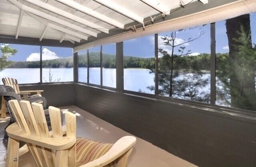 Long Lake Cottage | Adorable Historic Adirondack Lakefront Cottage on Long Lake