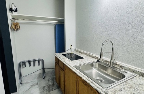 Gillette Hotel | Alamo Inn & Suites