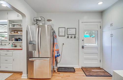 Nob Hill Cottage | Albuquerque Adobe Cottage: Yard, Walkable Area