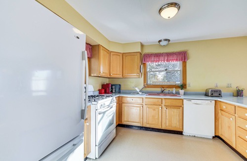 Alburg House | Alburgh Winter Escape on Lake Champlain!