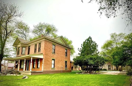 Raton Cottage | Amazing historic 1800s Carriage House!