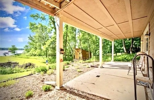 Rush City House | AMAZING LAKE HOUSE 1 hour from cities, Goose Lake, "Where up North starts."