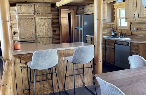 Stacy Cabin | Amazing Log Cabin less than 40 Miles from Twin Cities with large Hot Tub!