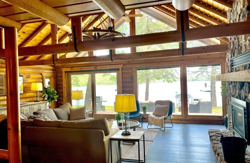 Stacy Cabin | Amazing Log Cabin less than 40 Miles from Twin Cities with large Hot Tub!