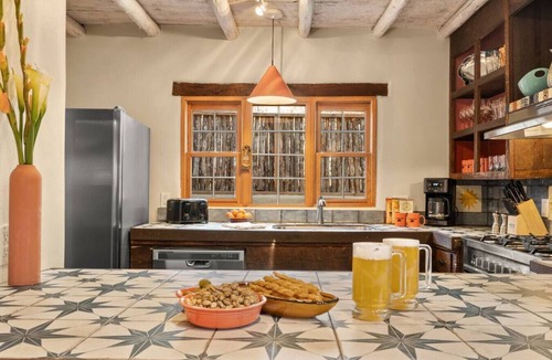 Historic Eastside House | Amazing Views, Hot Tub & Fireplace