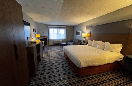 White Bear Lake Hotel | AmericInn by Wyndham White Bear Lake St. Paul