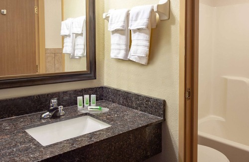Ham Lake Hotel | AmericInn by Wyndham Ham Lake
