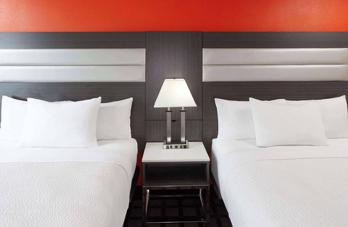 Hudson Hotel | AmericInn by Wyndham Hudson